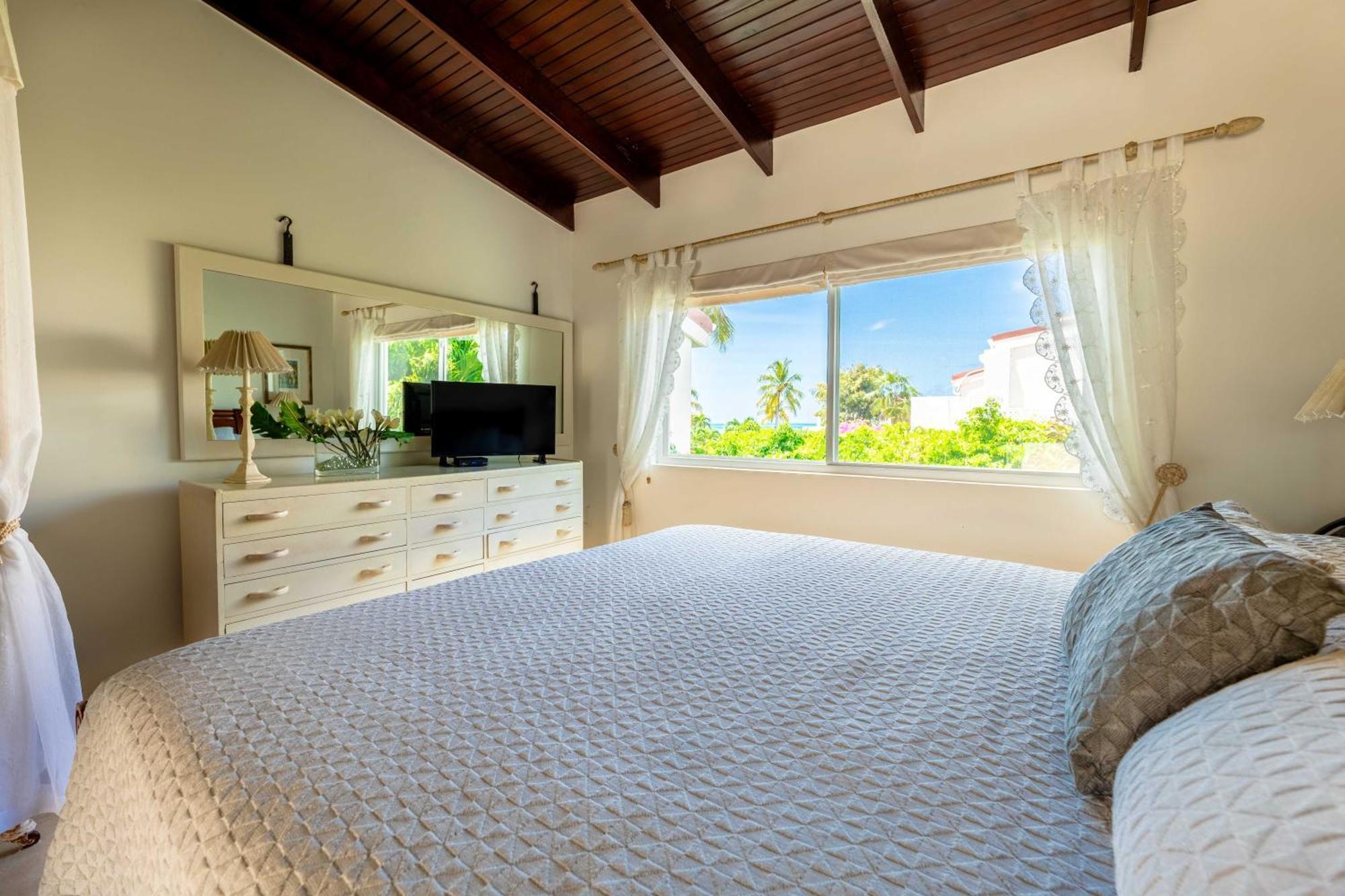 Antigua Village Beach Resort Dickenson Bay Exterior foto
